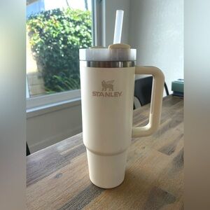 Stanley Cream Quencher Cup 40 oz Water Bottle Straw